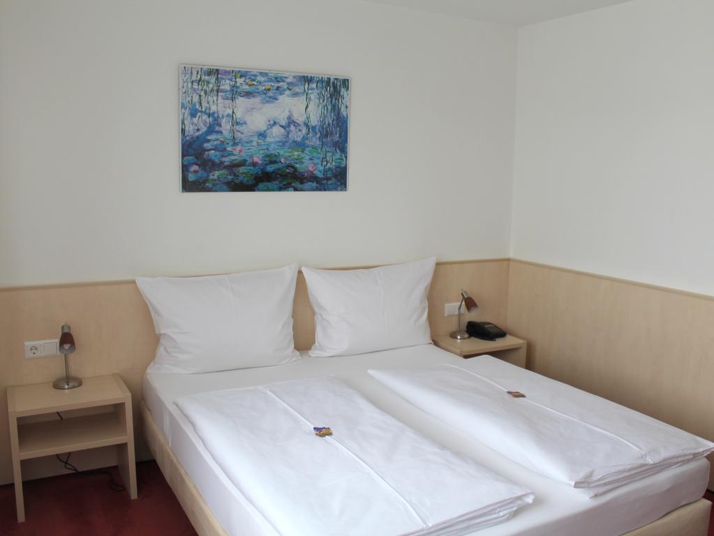 Hotel Am Bad Esslingen am Neckar Exterior foto